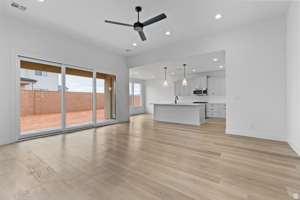 Image 9 of property listing at 3118 S 4800 W #8, Hurricane, UT 84737