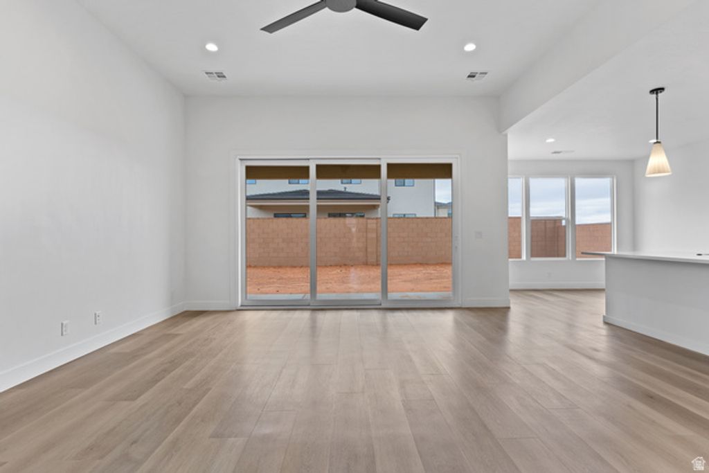 Image 10 of property listing at 3118 S 4800 W #8, Hurricane, UT 84737