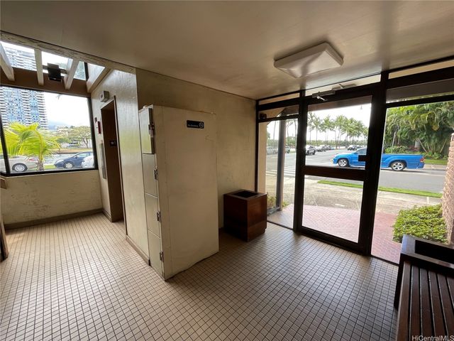 454 Namahana Street 201, Honolulu, HI 96815