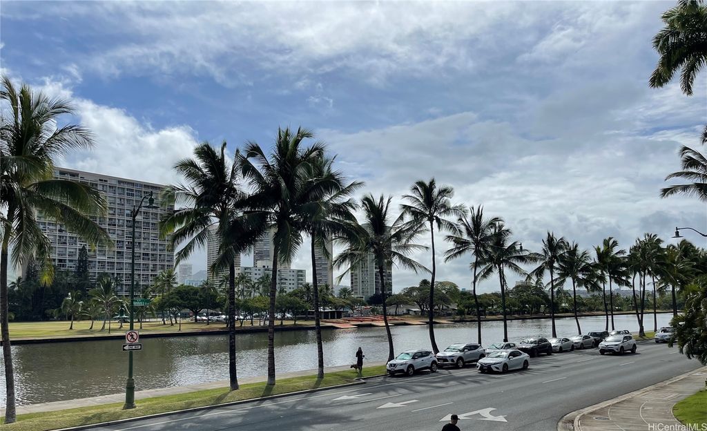 454 Namahana Street 201, Honolulu, HI 96815