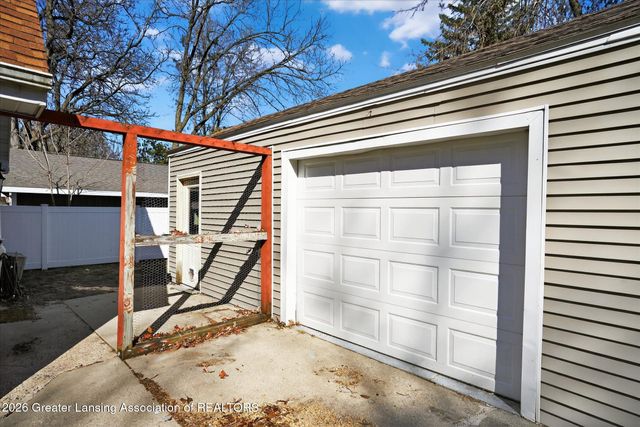 5976 Greenman Street, Haslett, MI 48840