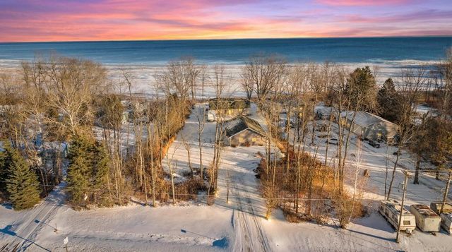 N1418 HWY M-35, Menomonie, MI 49858