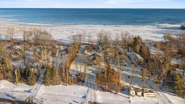 N1418 HWY M-35, Menomonie, MI 49858