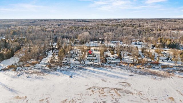 N1418 HWY M-35, Menomonie, MI 49858