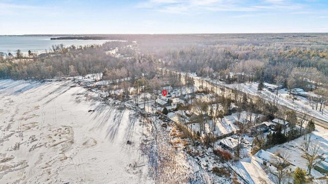 N1418 HWY M-35, Menomonie, MI 49858