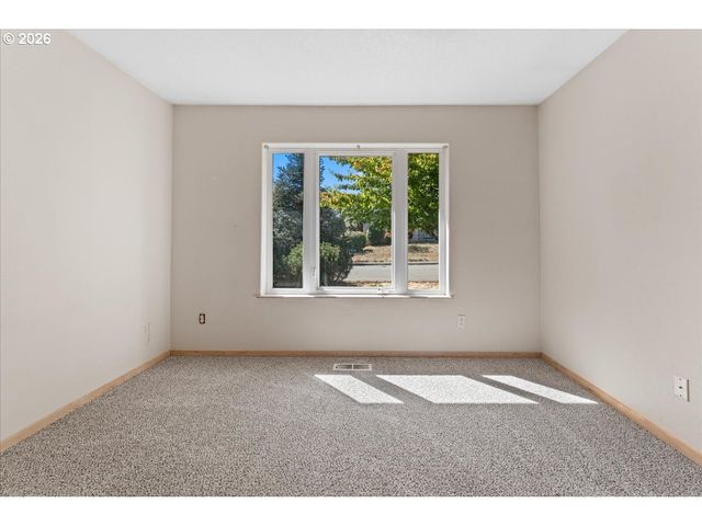 36740 ELDRIDGE Dr, Sandy, OR 97055