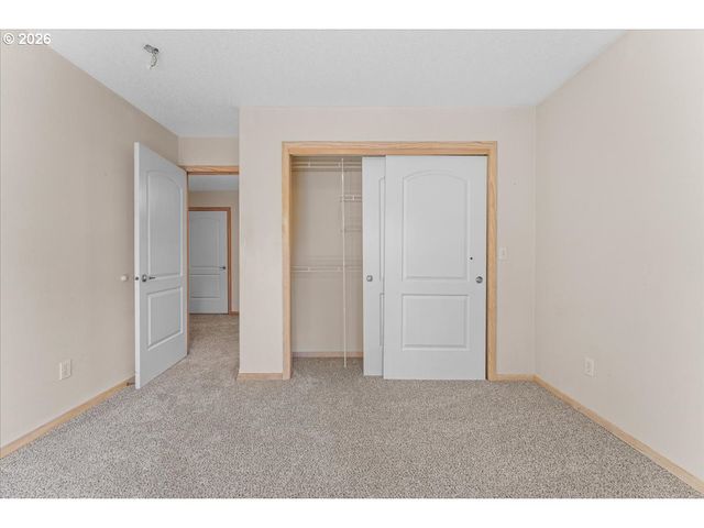 36740 ELDRIDGE Dr, Sandy, OR 97055