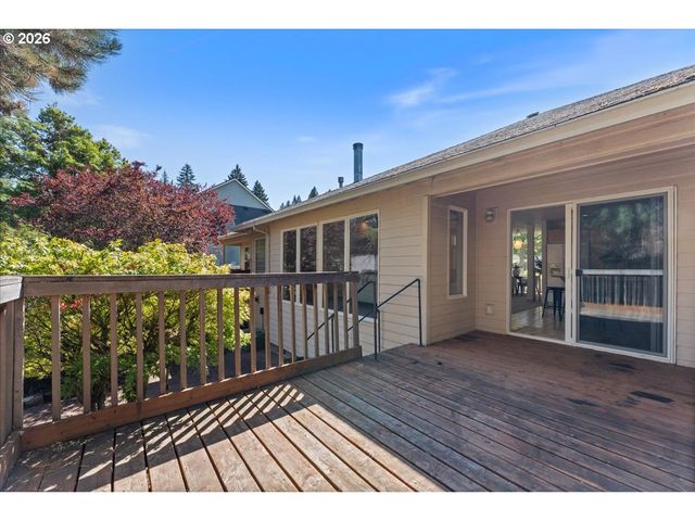 36740 ELDRIDGE Dr, Sandy, OR 97055