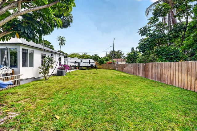 702 Forest Hill Boulevard, West Palm Beach, FL 33405