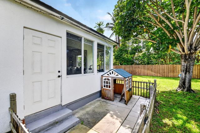 702 Forest Hill Boulevard, West Palm Beach, FL 33405