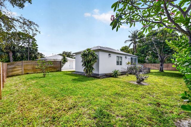 702 Forest Hill Boulevard, West Palm Beach, FL 33405