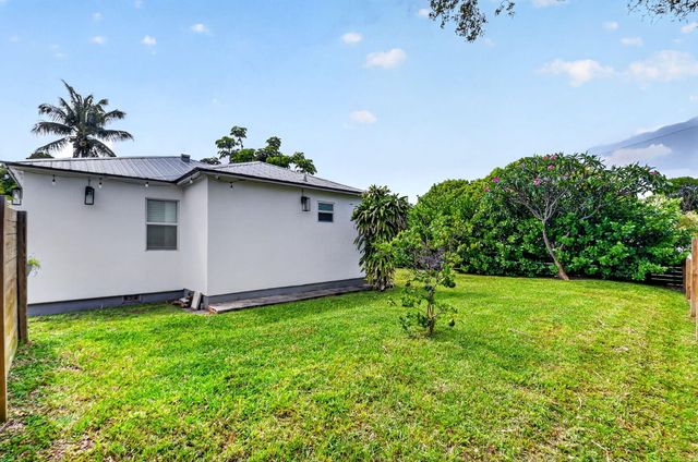 702 Forest Hill Boulevard, West Palm Beach, FL 33405