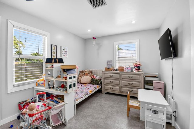 702 Forest Hill Boulevard, West Palm Beach, FL 33405