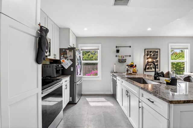 702 Forest Hill Boulevard, West Palm Beach, FL 33405