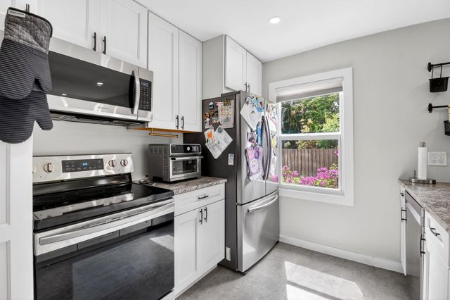 702 Forest Hill Boulevard, West Palm Beach, FL 33405