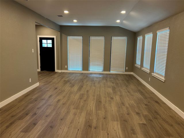 3337 Whirlaway Road, Dallas, TX 75229
