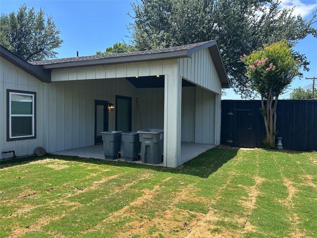 3337 Whirlaway Road, Dallas, TX 75229