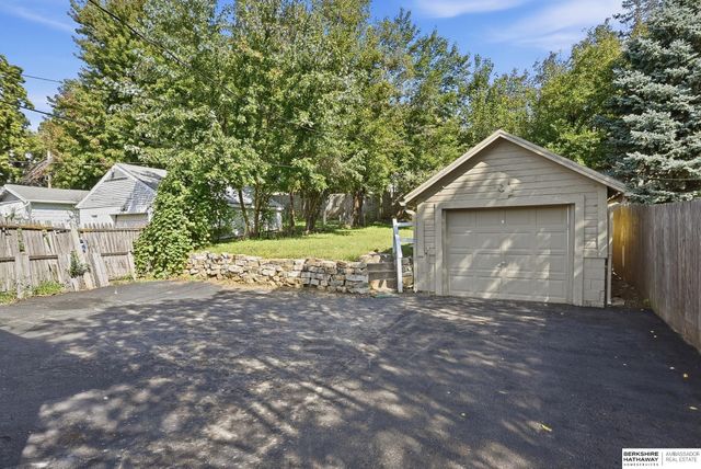 3603 N 60th Street, Omaha, NE 68104