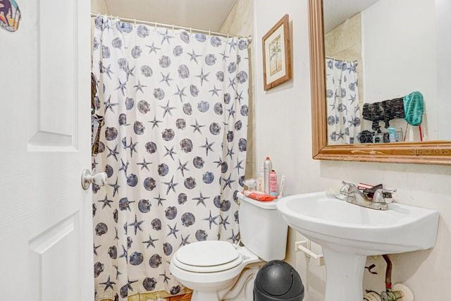 6923 N HIMES AVENUE, Tampa, FL 33614