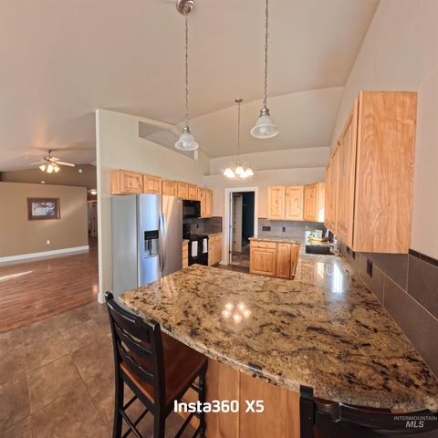 891 N Pointe Dr, Twin Falls, ID 83301