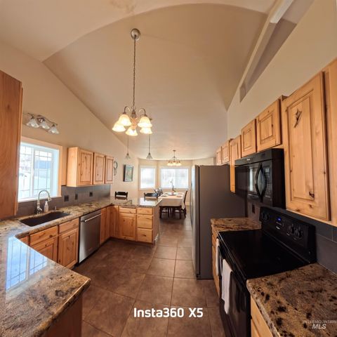 891 N Pointe Dr, Twin Falls, ID 83301