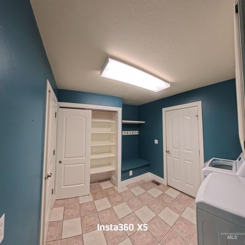 891 N Pointe Dr, Twin Falls, ID 83301