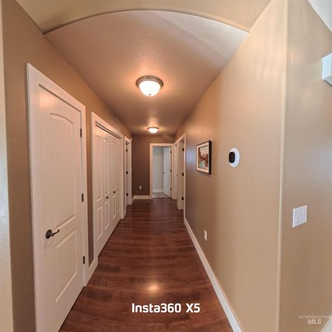 891 N Pointe Dr, Twin Falls, ID 83301