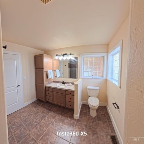 891 N Pointe Dr, Twin Falls, ID 83301