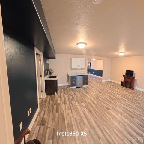 891 N Pointe Dr, Twin Falls, ID 83301