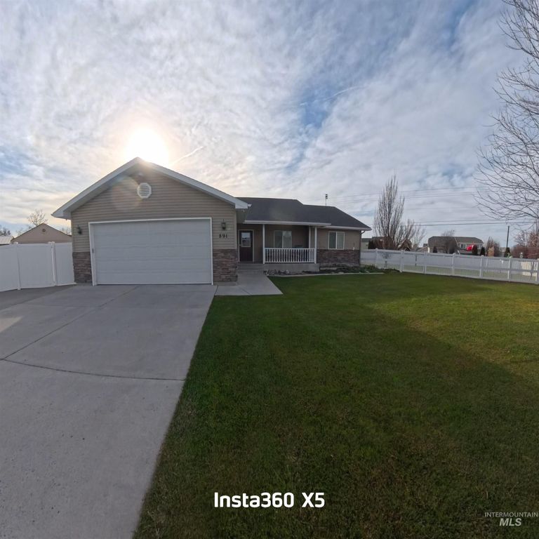 891 N Pointe Dr, Twin Falls, ID 83301
