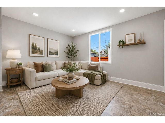 3324 N Franklin St, Denver, CO 80205