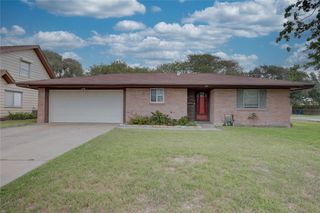 1011 Diomede Dr, Portland, TX 78374