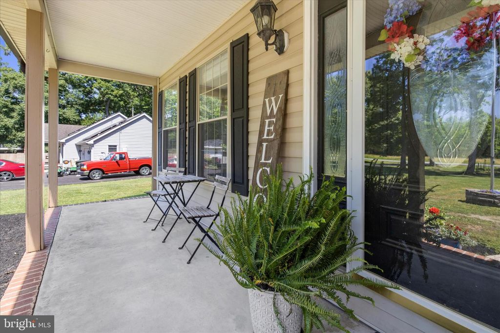 Image 11 of property listing at 137 WHITE MARSH RD, Centreville, MD 21617