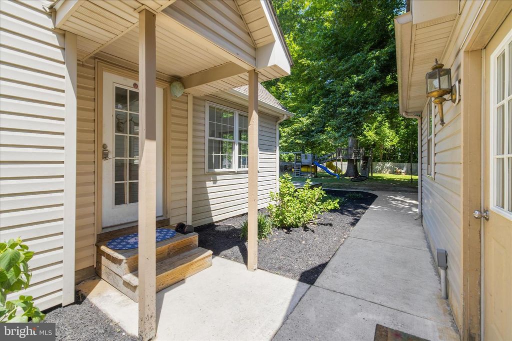 Image 13 of property listing at 137 WHITE MARSH RD, Centreville, MD 21617