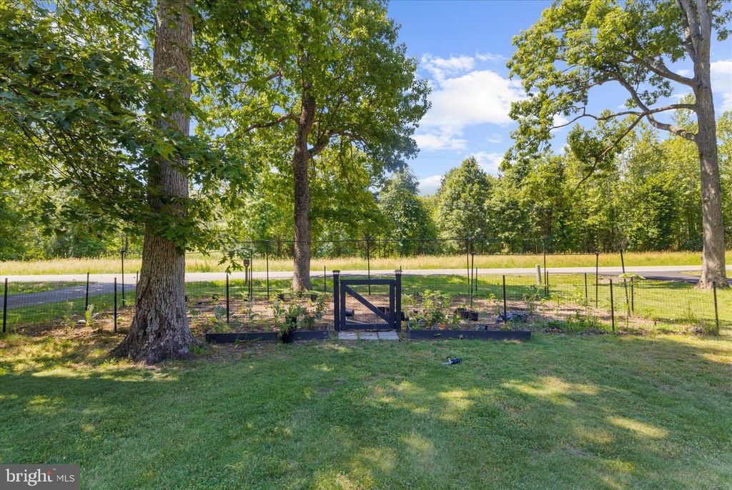 Image 2 of property listing at 137 WHITE MARSH RD, Centreville, MD 21617