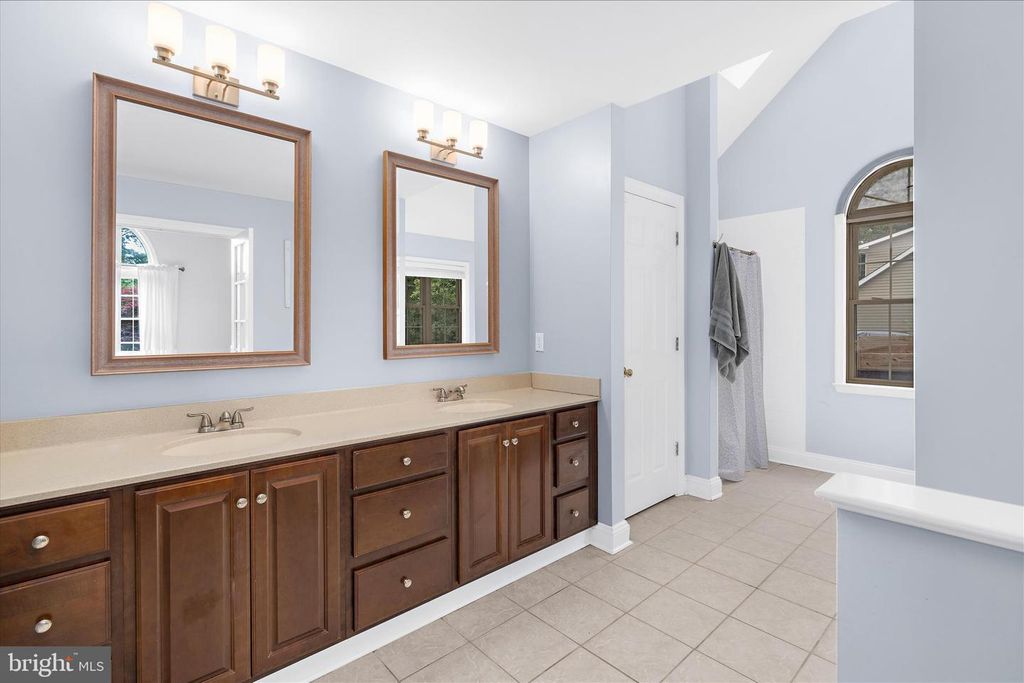 Image 44 of property listing at 137 WHITE MARSH RD, Centreville, MD 21617