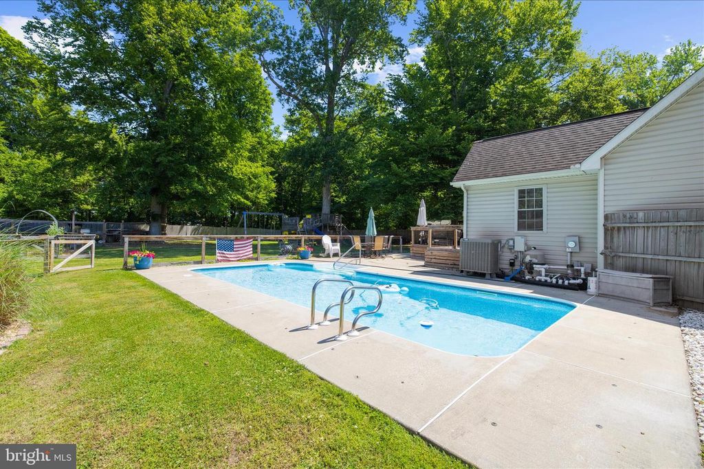Image 59 of property listing at 137 WHITE MARSH RD, Centreville, MD 21617