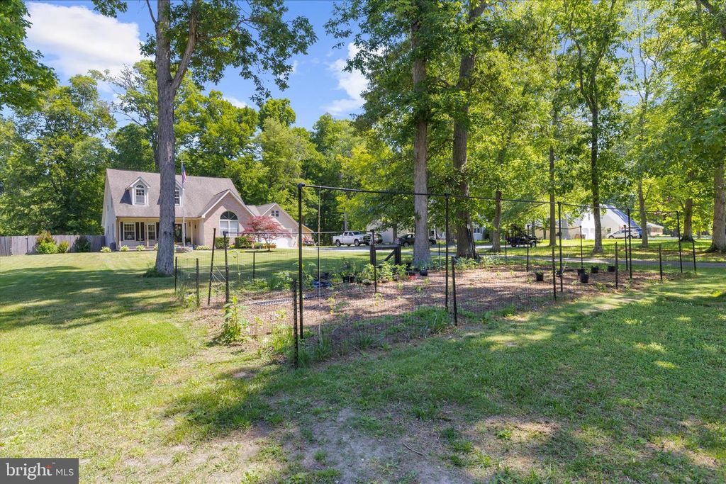 Image 6 of property listing at 137 WHITE MARSH RD, Centreville, MD 21617