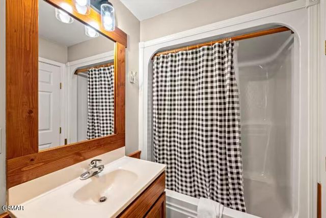 1150 Ogle Hills Road, Gatlinburg, TN 37738