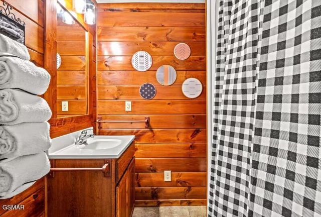 1150 Ogle Hills Road, Gatlinburg, TN 37738