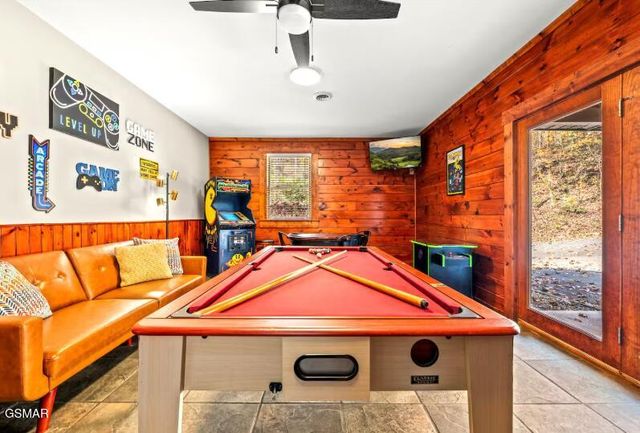 1150 Ogle Hills Road, Gatlinburg, TN 37738