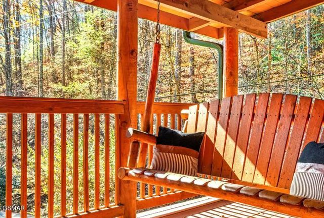 1150 Ogle Hills Road, Gatlinburg, TN 37738