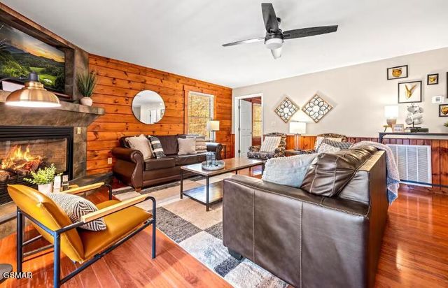 1150 Ogle Hills Road, Gatlinburg, TN 37738