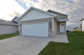 1043 Barnes Drive W, West Fargo, ND 58078