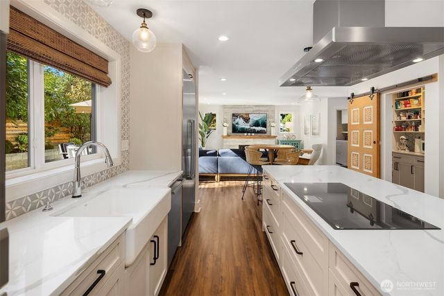 17227 SE 40th Place, Bellevue, WA 98008