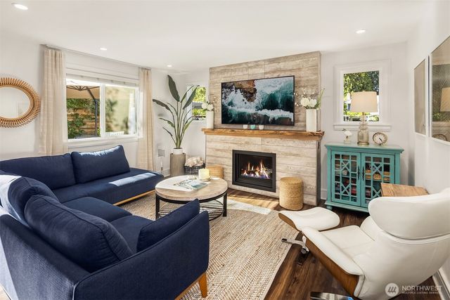 17227 SE 40th Place, Bellevue, WA 98008