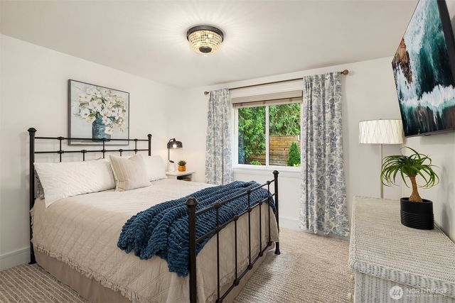 17227 SE 40th Place, Bellevue, WA 98008