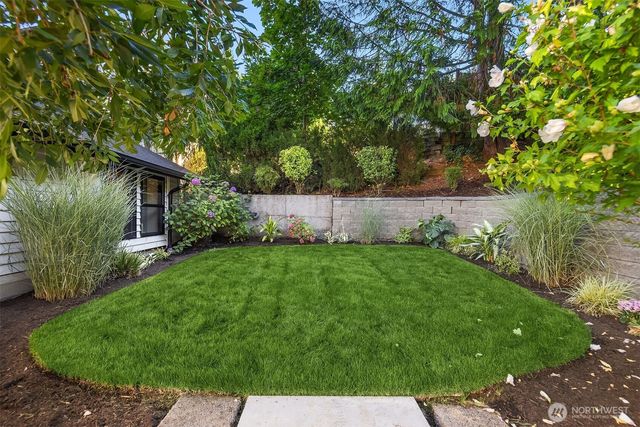 17227 SE 40th Place, Bellevue, WA 98008