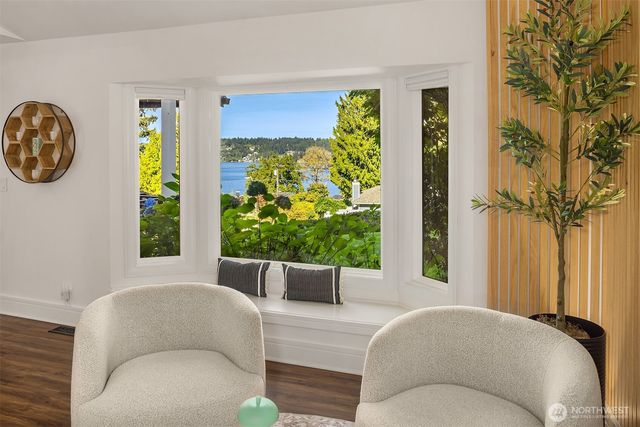 17227 SE 40th Place, Bellevue, WA 98008