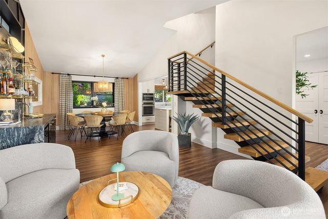 17227 SE 40th Place, Bellevue, WA 98008